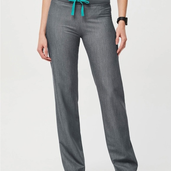 Figs Livingston, Graphite, Small Tall
Lightly worn, great condition - Picture 2 of 2